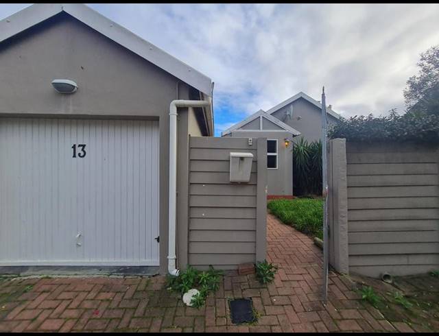 2 BEDROOM HOUSE FOR SALE IN ADMIRALS PARK